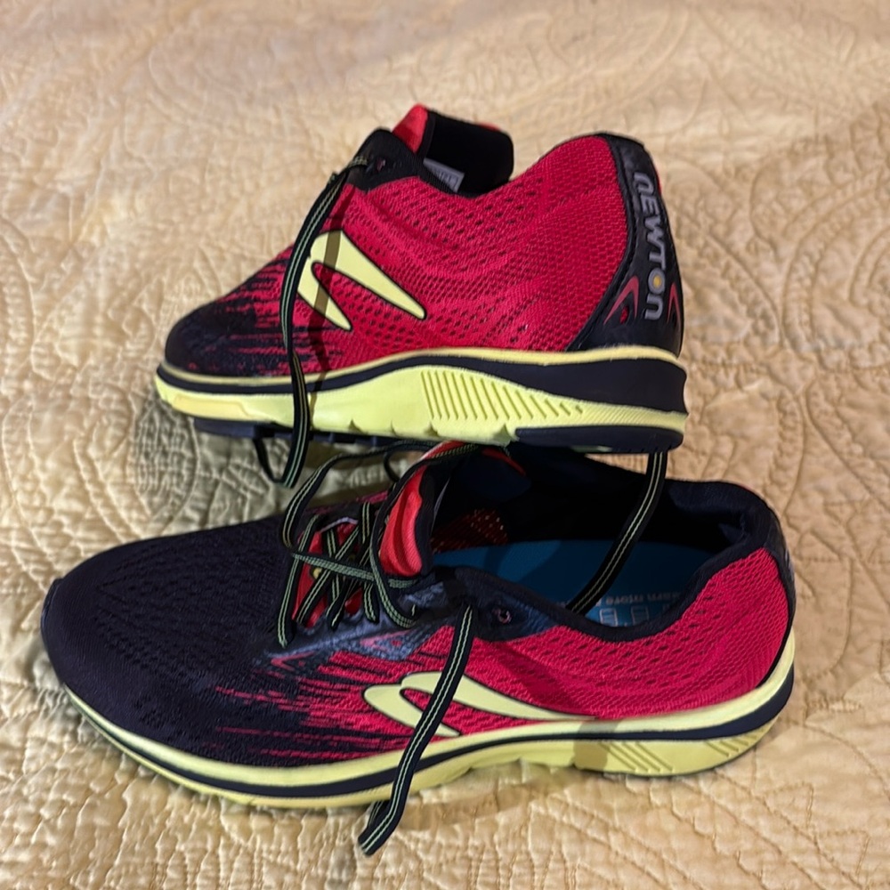 BRAND NEW Newton Gravity 10, Size 10